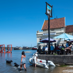 Butt-and-Oyster-Outside-1200