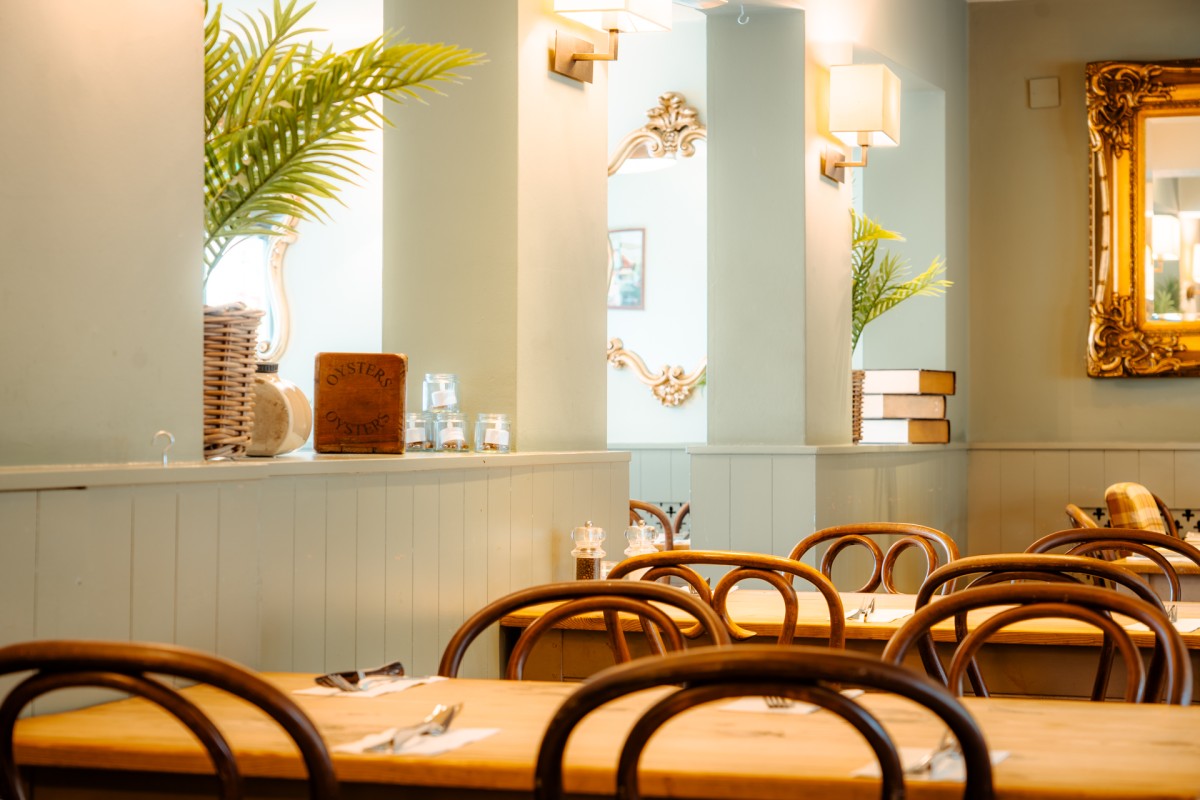 Deben Inns_ The Swan-1